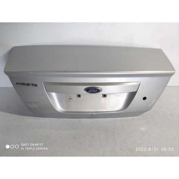 Tampa Traseira Ford Fiesta Sedan 2013/2016 Detalhe Prateado