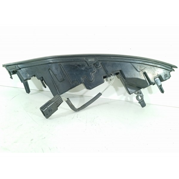 Lanterna Refletor Parachoque Evoque 2019/2023  2k8d215k272ab Direito/passageiro Vermelho