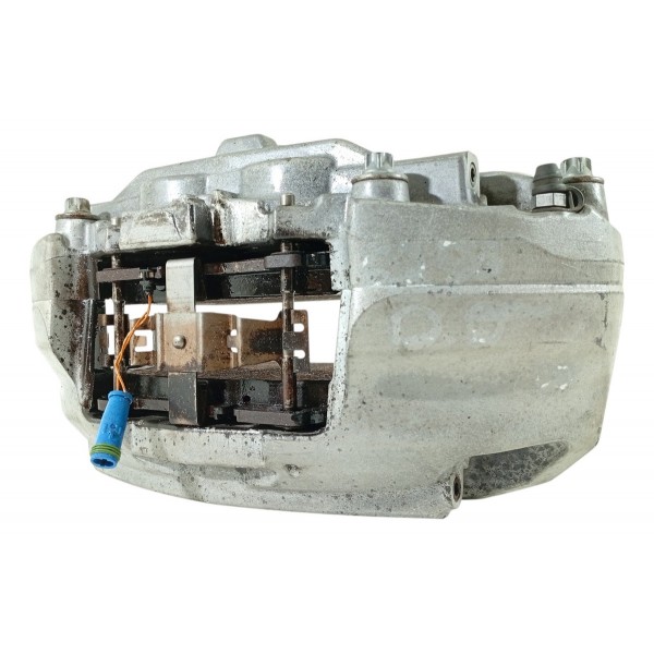 Pinca Freio Mercedes C200 C250 Dianteira Dir 2015/2021