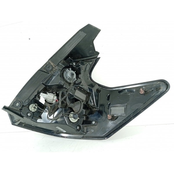 Lanterna Nissan Kicks Esquerda 2017/2024 265555r01a Esquerdo/motorista Vermelho