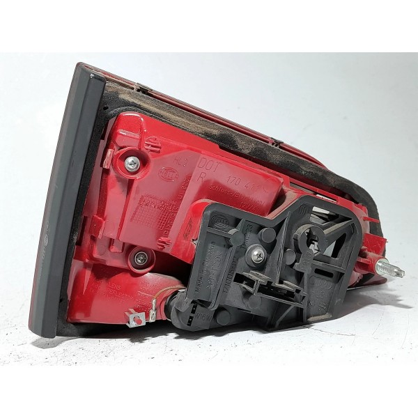 Lanterna Tampa Traseira Audi A4 Direita 2009/2012 8k5945094k Direito/passageiro Vermelho