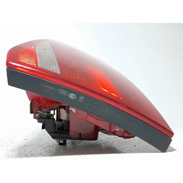 Lanterna Tampa Traseira Audi A4 Direita 2009/2012 8k5945094k Direito/passageiro Vermelho
