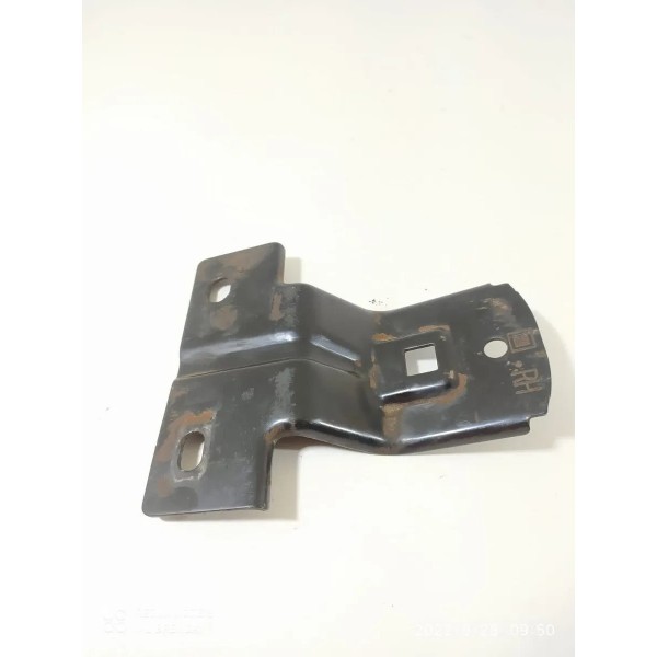 Suporte Radiador Tracker Direito 2014 2015 2016 2017