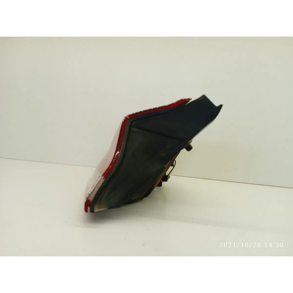 Lanterna Tracker Direita Tampa 2020/2025 Esquerdo/motorista Vermelho