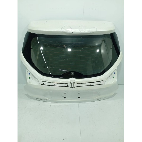 Tampa Traseira Vigia Nissan Kicks 2020/2024 Detalhe Branco