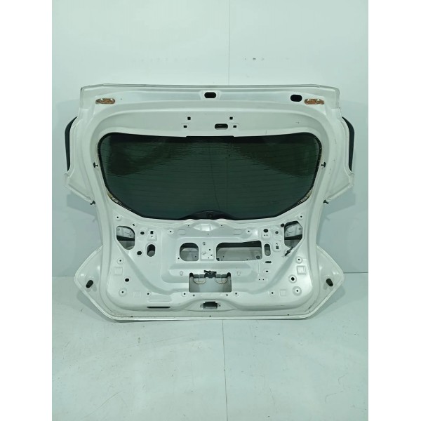 Tampa Traseira Vigia Nissan Kicks 2020/2024 Detalhe Branco