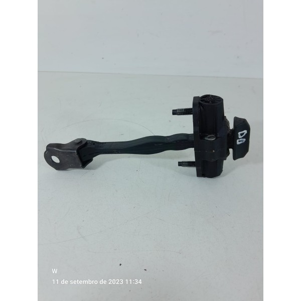 Limitador Porta Tracker 2021 A 2023 Dianteira /32104