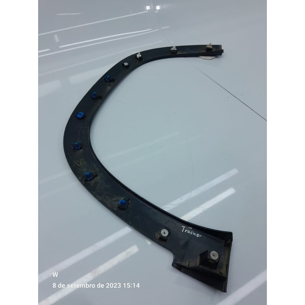 Moldura Paralama Tracker Esquerda 2020 2022 2024 26275874