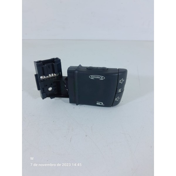 Comando Som Volante Megane 2005 2008 2009 2014  8200103769