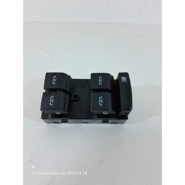 Botao Vidro Onix Tracker Dianteiro Esq 2020/2014 26211281