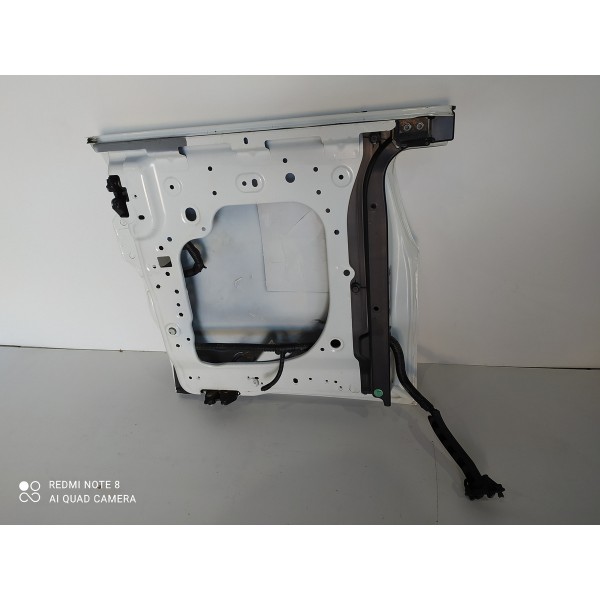 Tampa Traseira Esquerda Fiat Toro 2016/2023 Detalhe