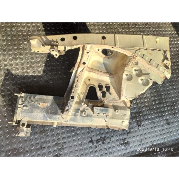 Longarina Caixa Roda Bmw 118 120 130 Esq 2004 A 2010 /32468