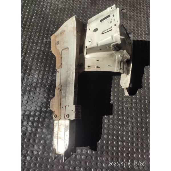 Longarina Caixa Roda Mercedes C180 Esq 2008 A 2014 /32460