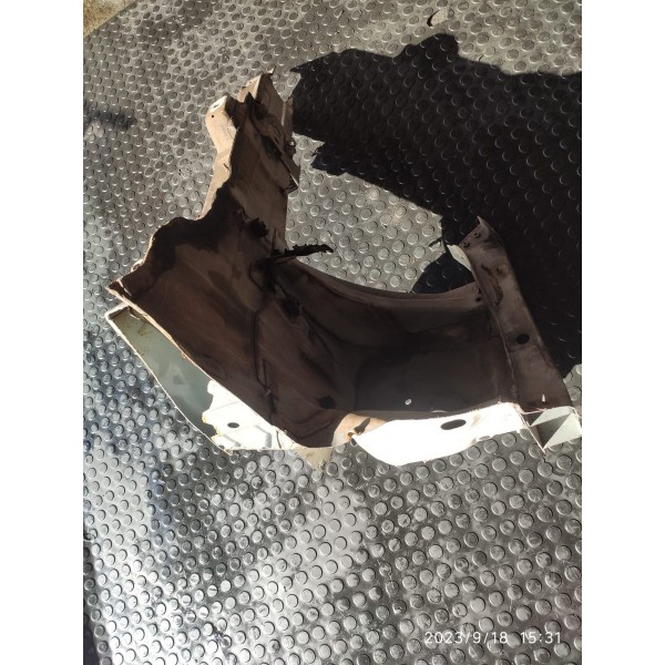 Longarina Caixa Roda Mercedes C180 Esq 2008 A 2014 /32460