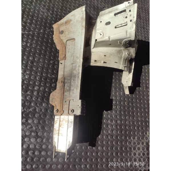 Longarina Caixa Roda Mercedes C180 Esq 2008 A 2014 /32460