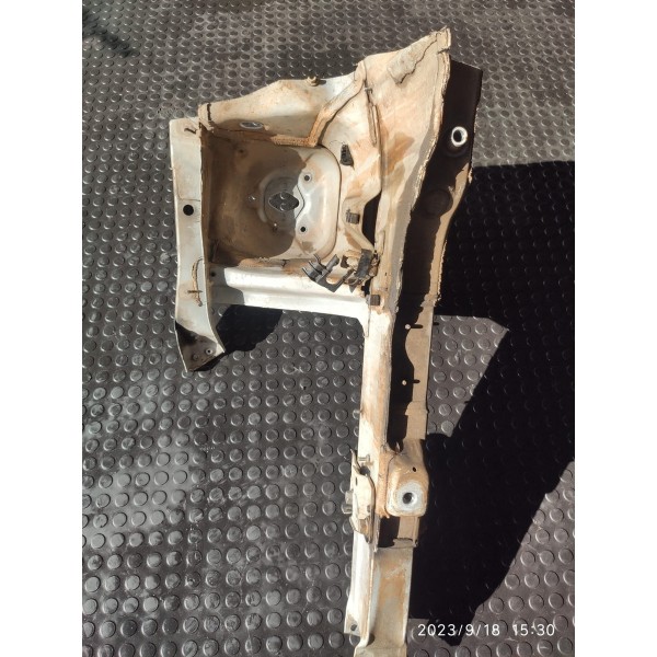 Longarina Caixa Roda Mercedes C180 Esq 2008 A 2014 /32460